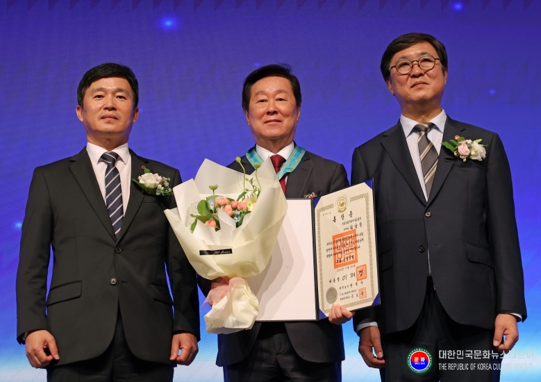 기사 2026.10.01.(목) 1-1 사진 1_최휘영 장관 관광의 날 기념식06.jpg