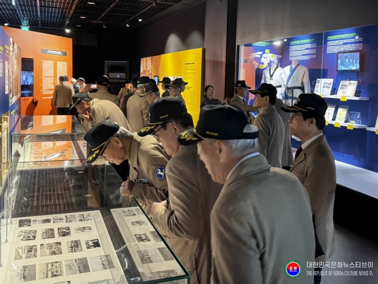 기사 2025.09.08.(월) 2-5 사진 5  태권도진흥재단 초청 주월태권도교관단 국립태권도박물관 방문(국립태권도박물관 기획전시 ‘태권도 교관단 베트남 파병 60주년 기획전시’ 관람) .jpg