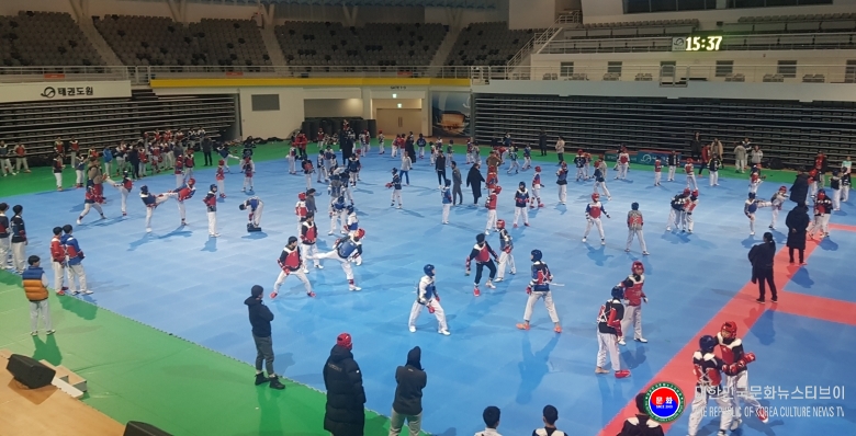 기사 2026.02.18.(수) 1-3 사진 전북 무주군 태권도원 T1경기장에서 진행 된 태권도 전지훈련 모습  .JPG