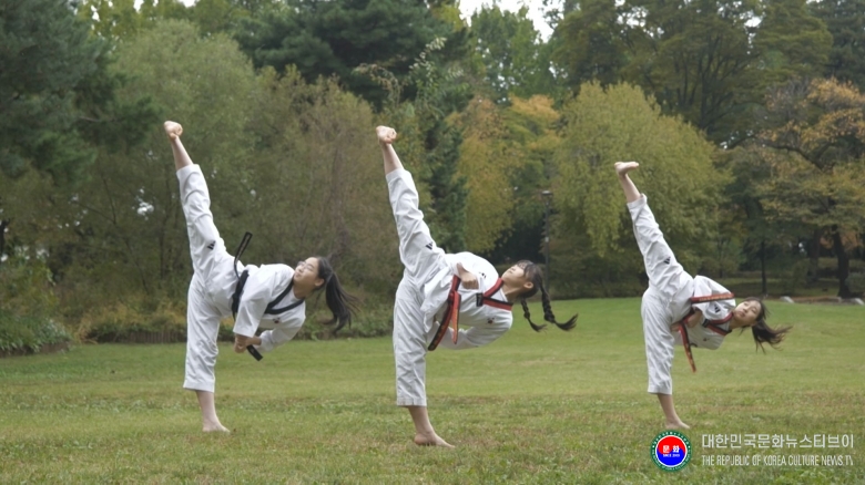 기사 2025.11.14.(금) 1-2 사진 2_다큐멘터리 (2).jpg