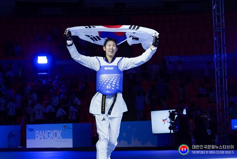 기사 2025.11.24.(월) 3-1 사진 1_방콕 2025월드태권도그랑프리챌린지 W-67kg 우승 곽민주.jpg