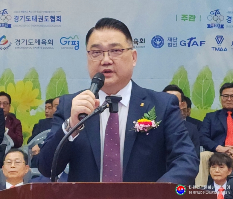 기사 2026.03.21.(토) 1-1 사진 1  김평 경기도태권도협회 회장 대회사  .jpg