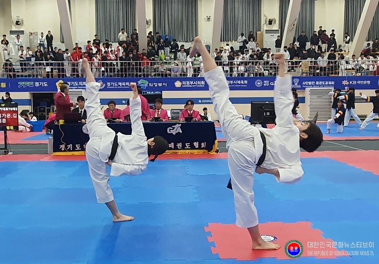 기사 2025.11.29.(토) 2-6 사진 2025 경기도의장기 태권도대회 품새경기 .jpg