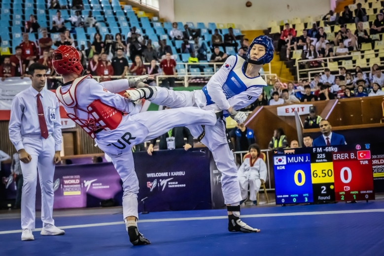 기사 2025.12.08.(월) 3-1 사진 1_문진호 결승전 (M-68kg).jpeg