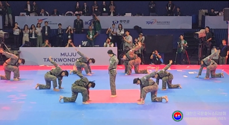 기사 2026.09.96.(일) 4-3  사진 3_ 대한민국 육군 태권도시범대 단원 모습  .jpg
