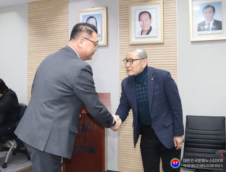기사 2026.01.16.(금) 2-3 사진 3 2025년도 경기도태권도협회 결산이사회 황인식 사단법인 태권도공제회 상임이사 .JPG
