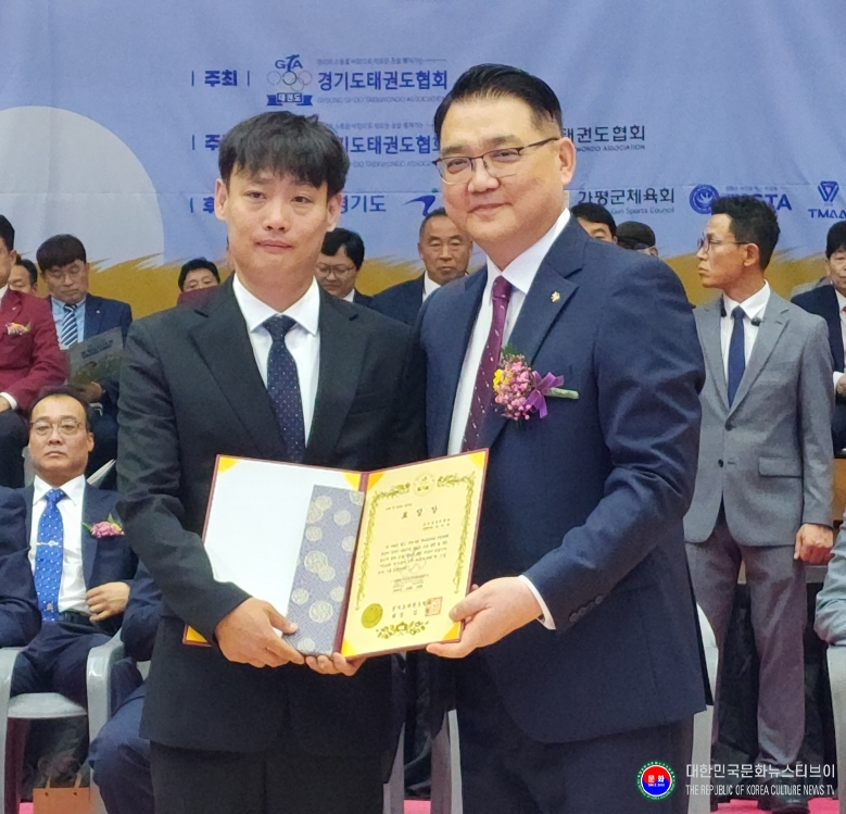 기사 2025.09.05.(금) 7-1  채정희 편집국장  박이연 경기도태권도협회 기술전문위원회 교육분과부위원장 경기도태권도협회장상 수상  .jpg