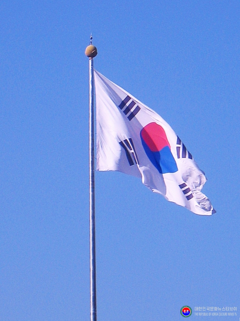 기사 2026.10.03.(토) 1-2 사진 2 _태극기 게양 .JPG